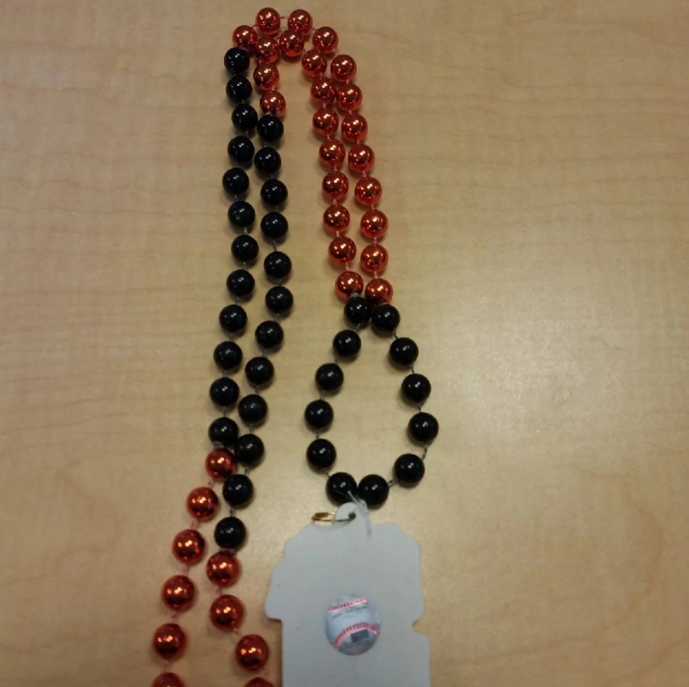 San Francisco Giants Necklace - Picture 2 of 2